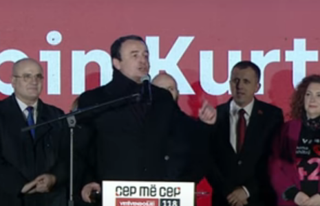 “O për zotin qetash as 5 orë s`mundet me zgjatë me ta”, Kurti në fushatë thoshte se s’bën koalicion me LDK’në