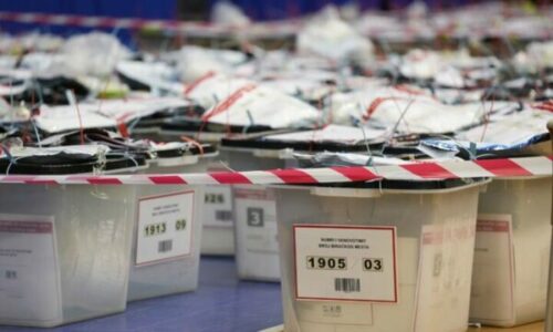 Në sa komuna ka përfunduar numërimi i votave dhe në sa të tjera vazhdon nesër? Flasin nga KQZ’ja