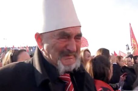 Burri nga Zajazi i Gostivari përlotet për Thaçin dhe UÇK-në