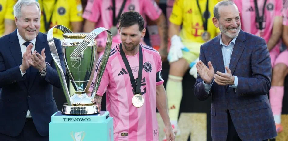 Kryeson Lionel Messi, këta janë 10 lojtarët me më shumë tituj në historinë e futbollit