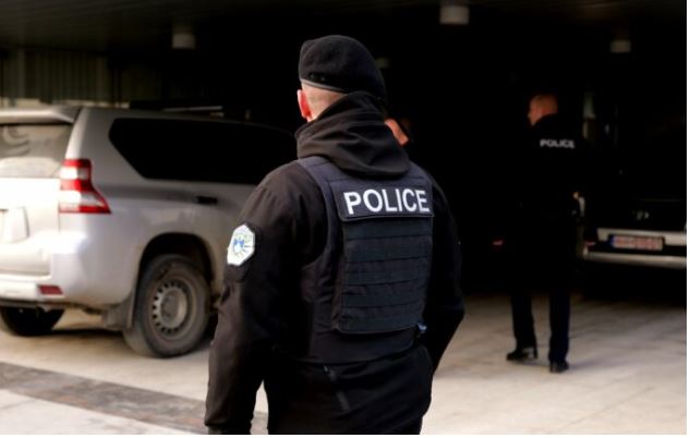 Policia konfirmon aksionin kundërkorrupsion me AKI-në: Disa persona u shoqëruan për intervistim