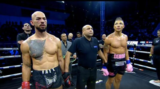 Andrew Tate humbet meçin e tij debutues në boks