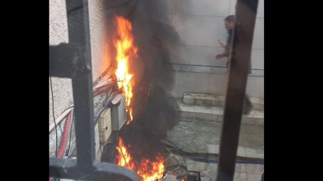 Merr flakë fibra e transmetimit në Kuvendin e Shqipërisë, ndërpritet sinjali për mediat