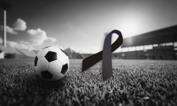 Vdes në moshën 54-vjeçare legjenda e futbollit