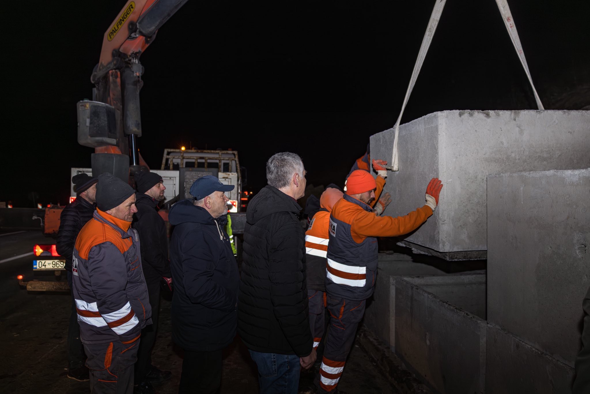 Durmishi mbikëqyr punimet e sanimit emergjent në “Ibrahim Rugova” pas rrëshqitjes së shkaktuar nga reshjet e shiut