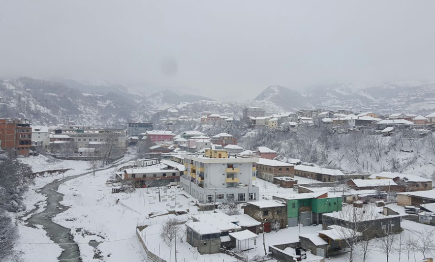 Lëshohet urdhër për evakuim të menjëhershëm për banorët e Fierit