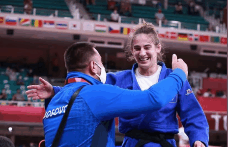 Kuka flet për Nora Gjakovën pas pensionimit: Mirënjohës për punën, mundin e sakrificën