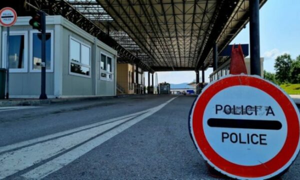 Ministria del me njoftim për shtetasit e huaj që hyjnë në Kosovë, i paralajmëron për rregullat dhe pasojat nëse s’i respektojnë