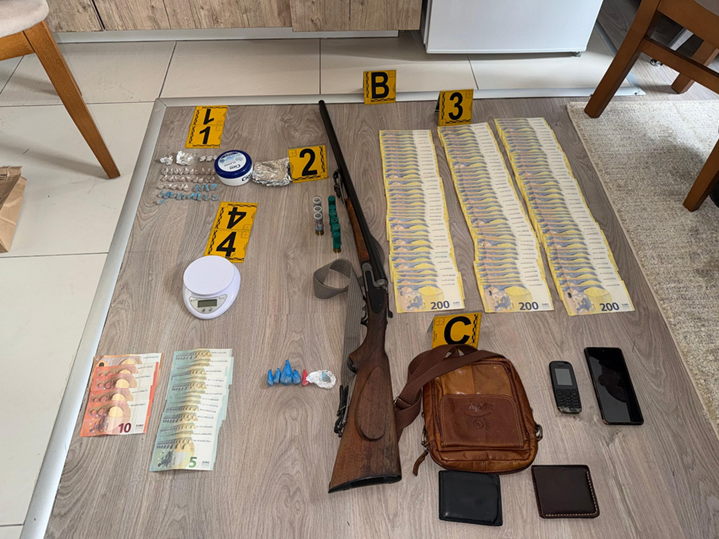 Policia me aksione në Prishtinë dhe Fushë Kosovë, arreston katër persona dhe konfiskon kaq mijë euro