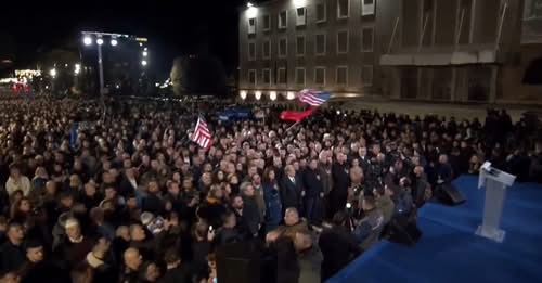 “O Sali o hero”, Berisha mbërrin para kryeministrisë, 1 mijë e 400 policë të gatshëm