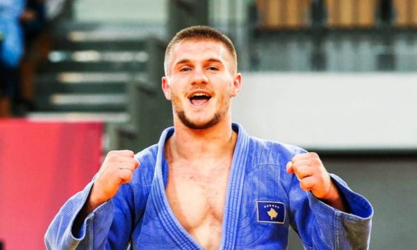 Gjykata e Pejës e liron Akil Gjakovën nga akuza për dhunë në familje