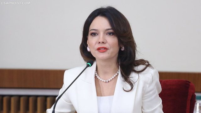 Kryediplomatja shqiptare viziton sot Kosovën, pritet nga krerët e shtetit