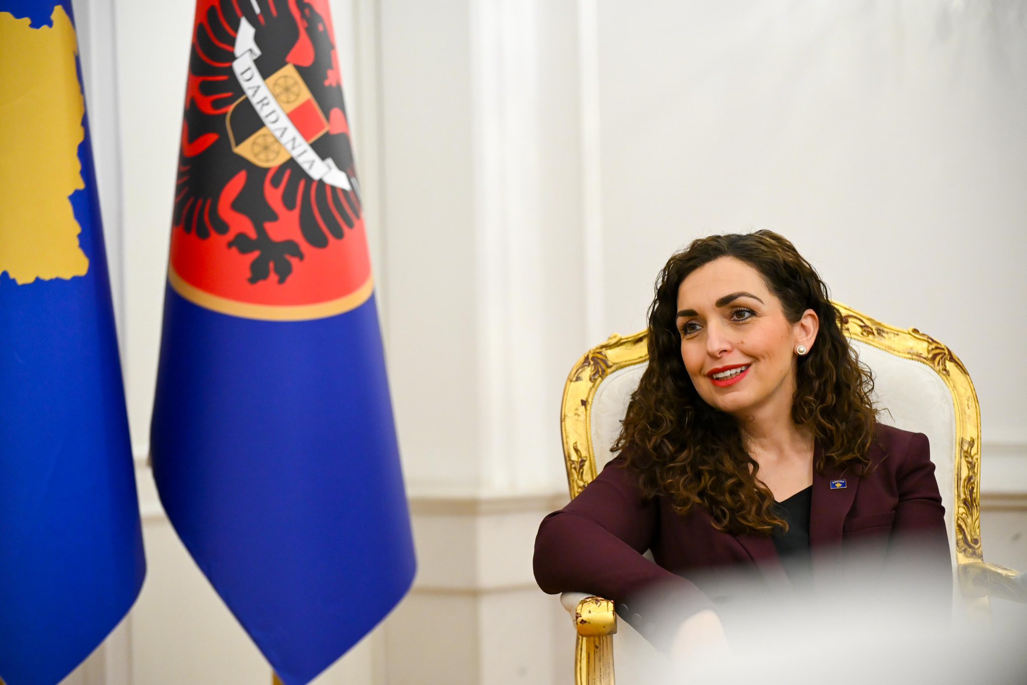 Osmani për intervistat në mediat ndërkombëtare: Qëllimi, mbrojtja e Kosovës dhe fuqizimi i zërit të popullit