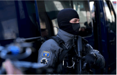 Këta janë pesë serbët e arrestuar për krime lufte në Syriganë të Skenderajt